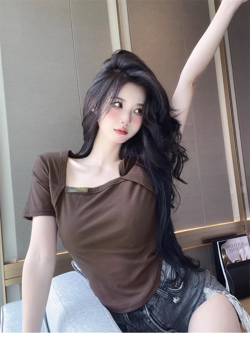 Korean foreign trade Korean version of cotton Hong Kong style square necklace caution curved short-sleeved T-shirt sexy collarbones base shirt