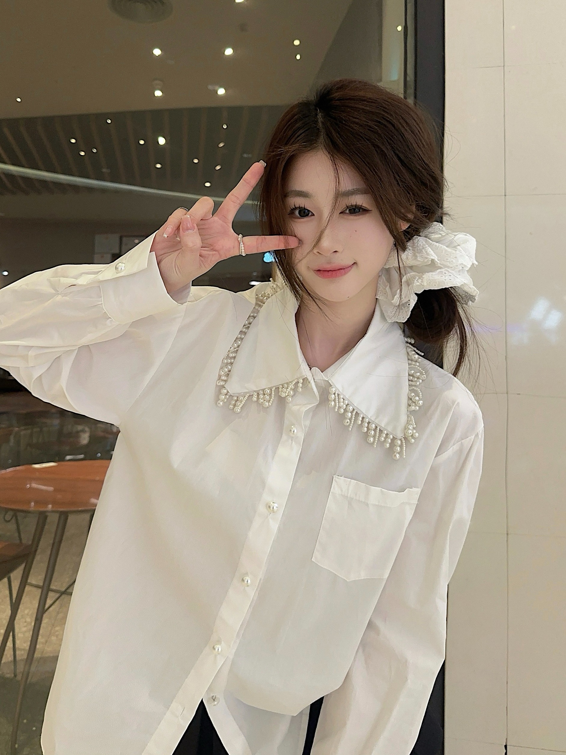 Real photos of French retro early spring shirt beaded white shirt high-end light luxury layered top for women