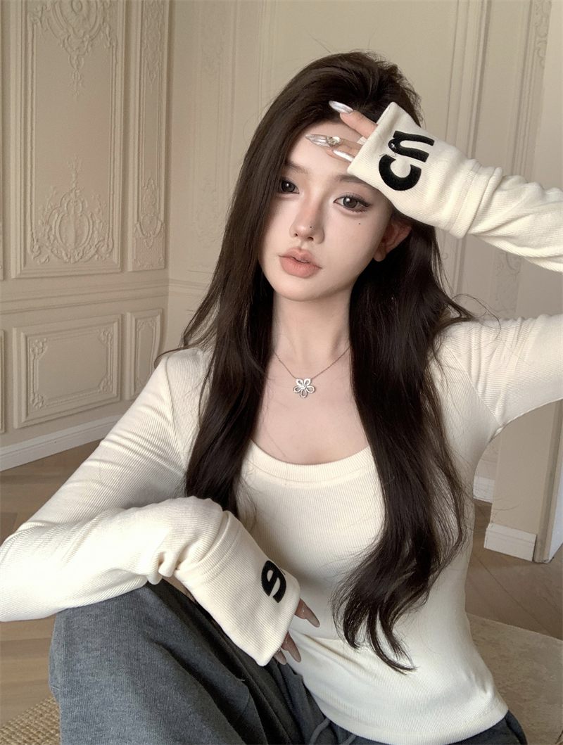 Real shot of letter printed base shirt solid color slim fit U-neck inner long-sleeved T-shirt