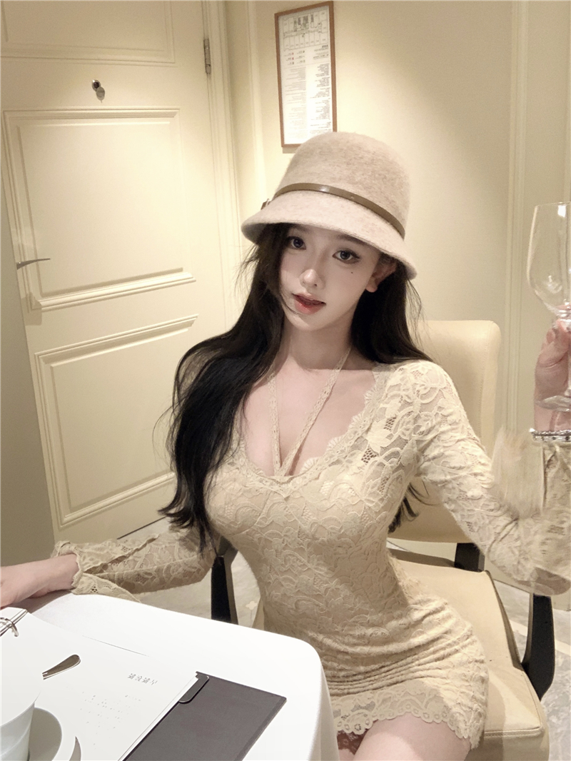 Real shot of French temperament princess pure long-sleeved lace slim dress