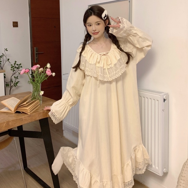 Real shot Korean version of sweet, lazy, comfortable, loose cotton princess style lace long-sleeved home clothes dress