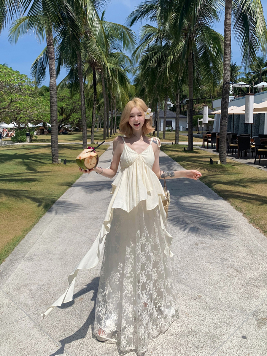 Real shot of sexy vacation style heavy industry embroidered suspender long skirt V-neck lace splicing fake two-piece fairy skirt for women