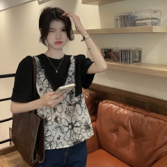 Real photo of summer loose short-sleeved design niche shirt top fake two-piece doll age-reducing shirt