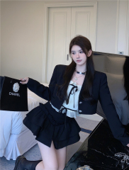 Real-life spring straps and bungee top + flower bud skirt and pants skirt + love button suit jacket with shoulder pad for women