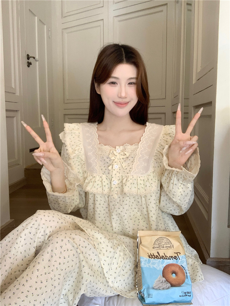 Real shot of Korean version of sweet princess style cotton fresh floral loose heavy industry lace home clothing set