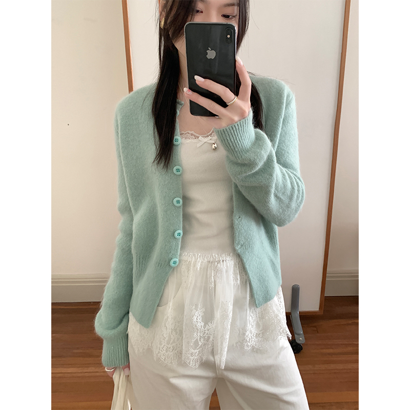Real shot of the spring knitted sweater cardigan 2025 new Korean version ins simple solid color and versatile outer wear round neck top