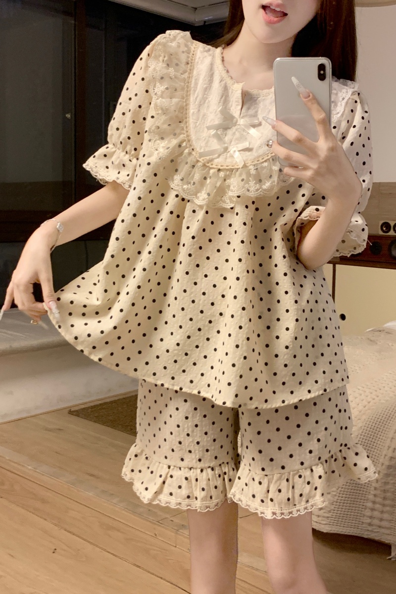 Real shot Korean version of sweet, fresh, loose, breathable cotton and linen dot short-sleeved summer outdoor wear suit
