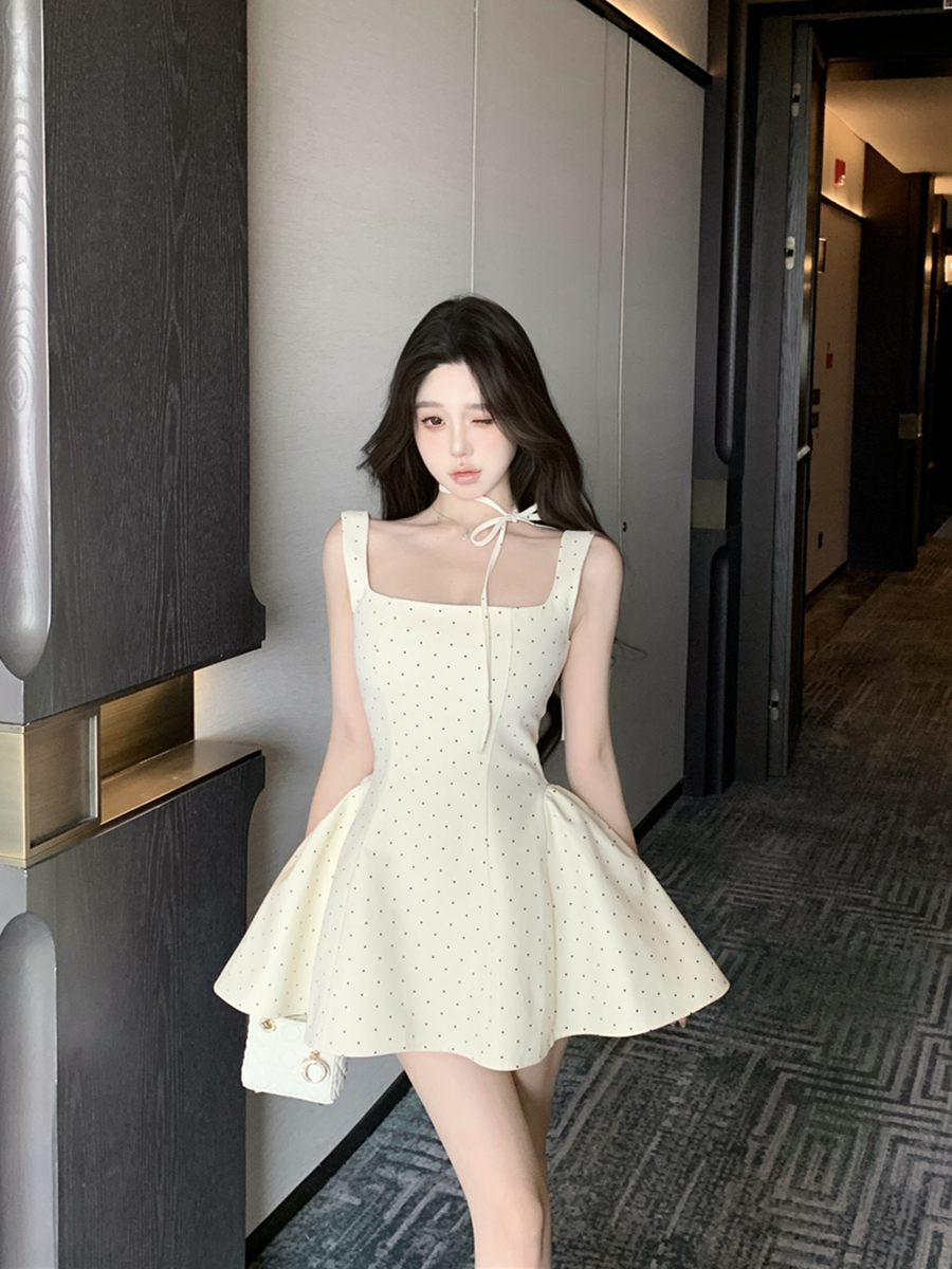 Real shot of pure waist-hugging and slimming polka dot square collar suspender dress for women