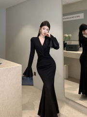 Real shot of retro sexy step-by-step lotus V-neck waist-hugging slim knitted base dress fishtail long skirt women