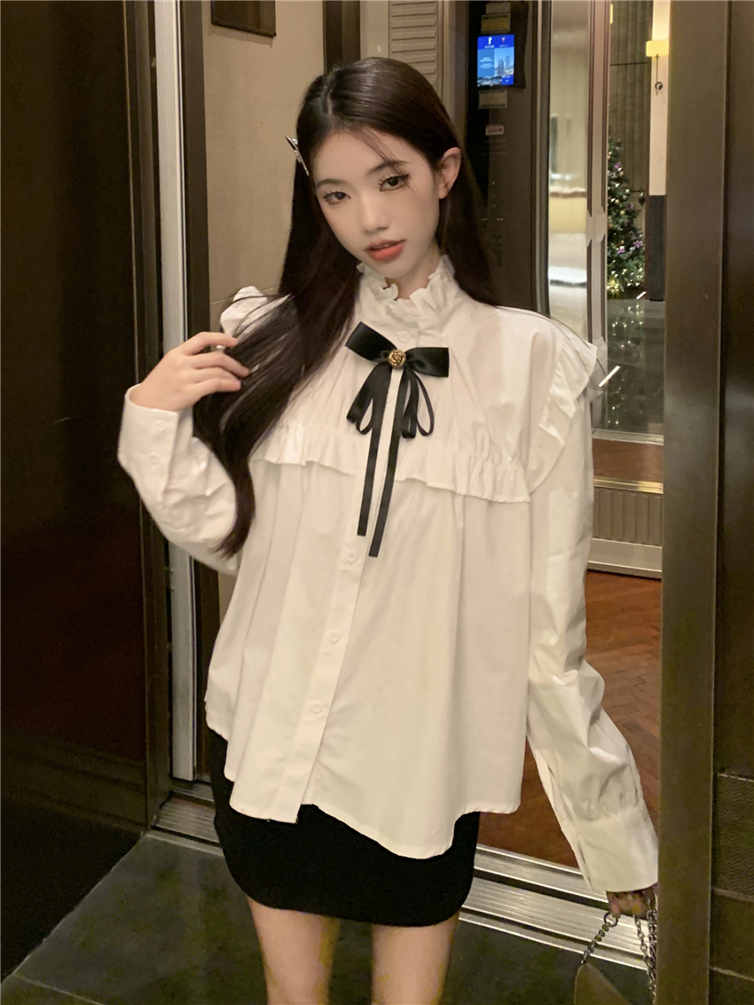 Real shot of spring French retro white shirt for women with long sleeves, fungus lace bow design top