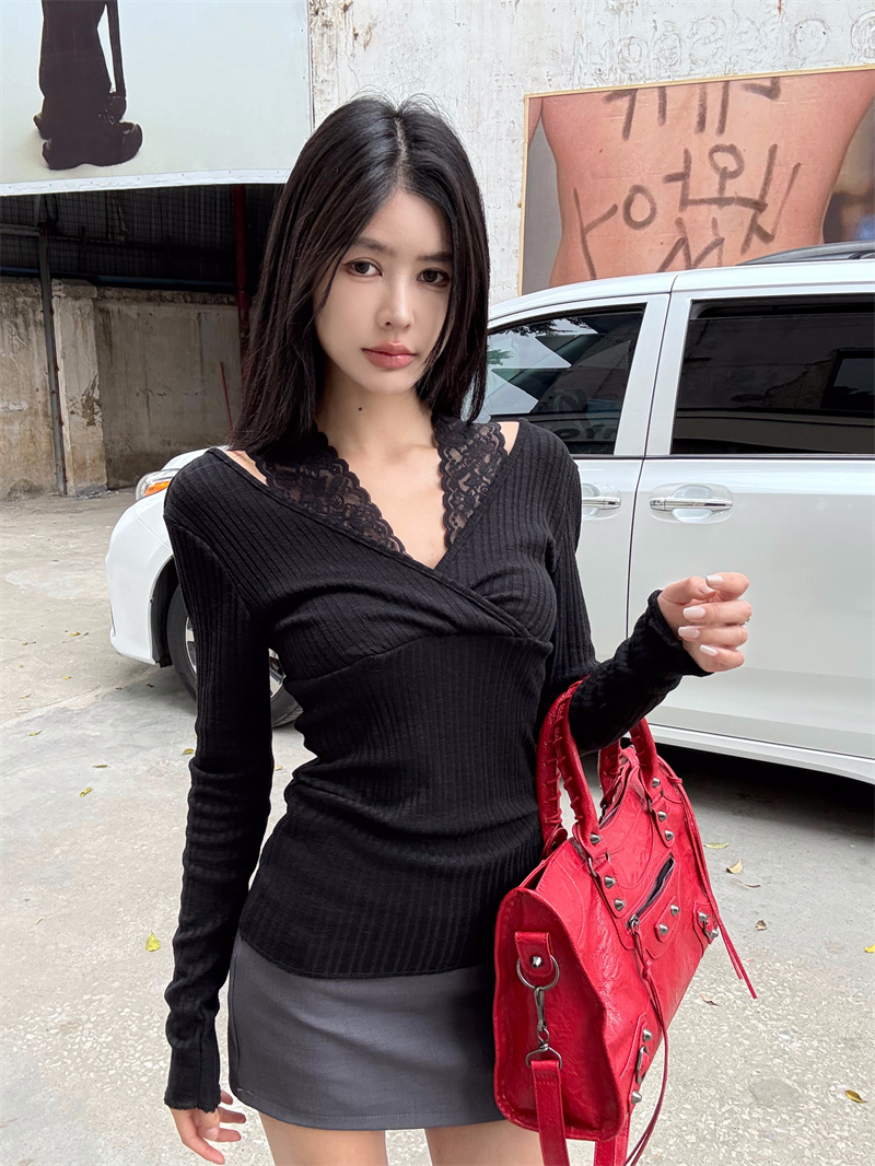 Real photo of solid color lace off-shoulder fake two-piece design long-sleeved spring and summer new versatile slim knitted top