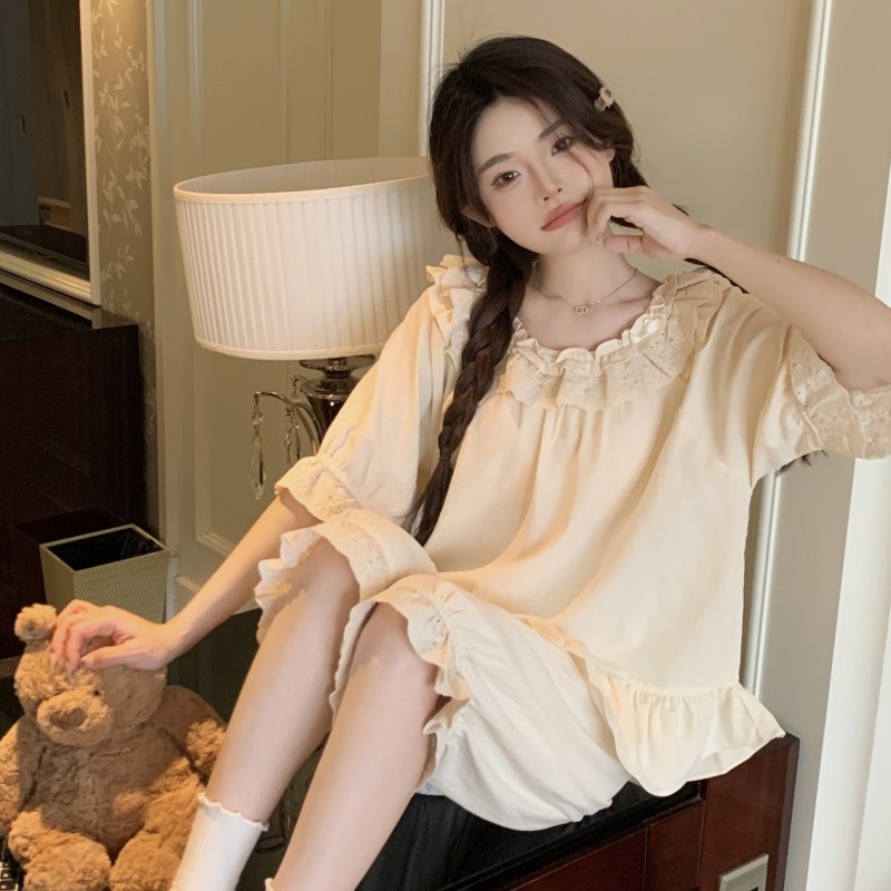 Real shot Korean version sweet and comprehensive princess style loose and cute round neck lace dress with five-point pants home clothes