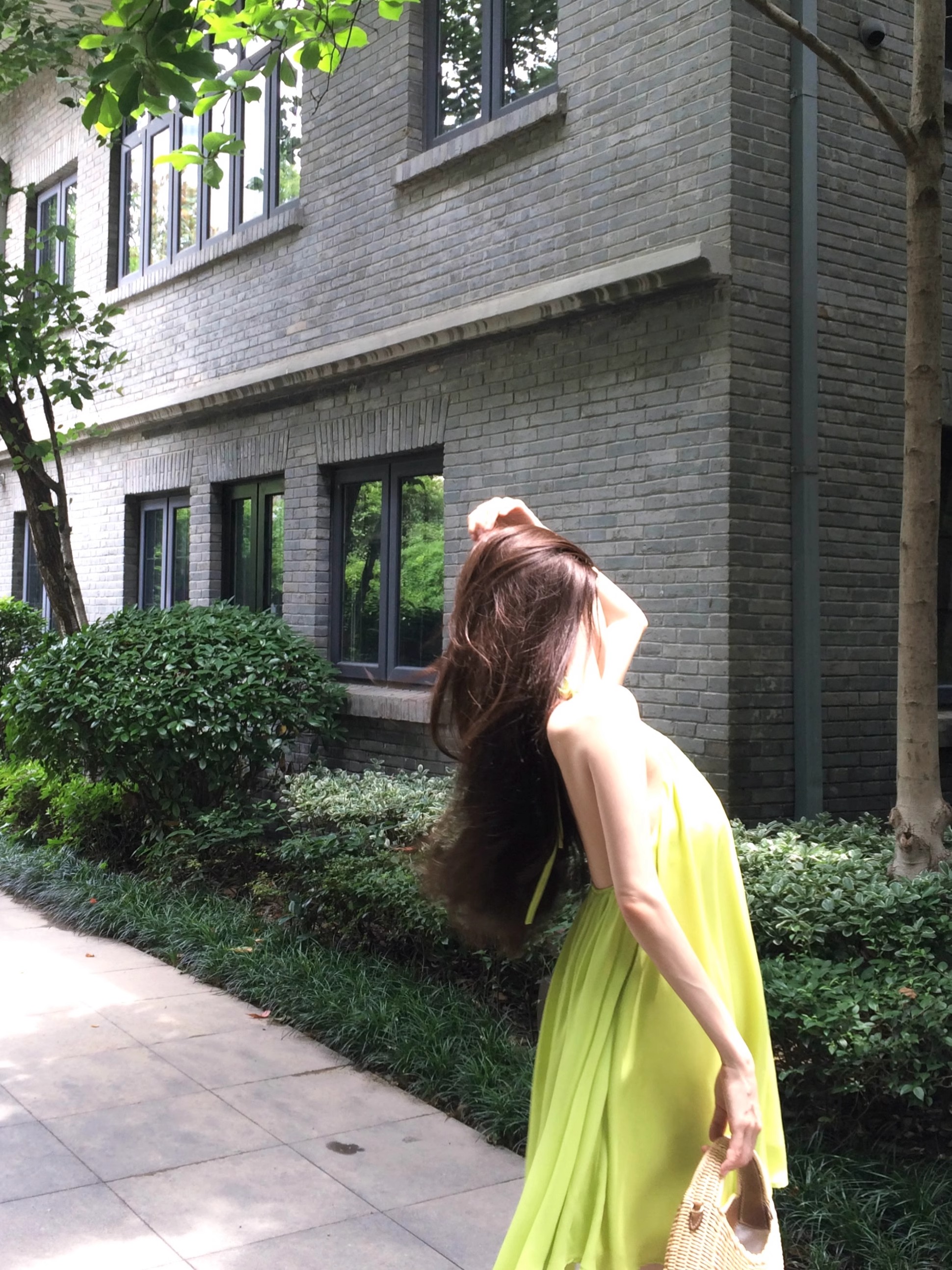 JoyingLimit 中長款v領掛脖吊帶連衣裙女夏設計感露背顯白仙女裙