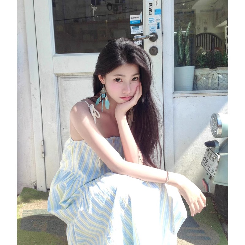 藍色條紋吊帶連衣裙休閒溫柔風2025年夏季新款裙子女