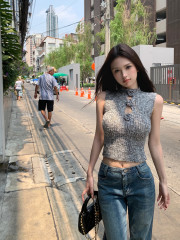 Real shot of new Chinese stand-up collar flower sleeveless slim knitted vest + hip-covered short skirt slim one-step skirt