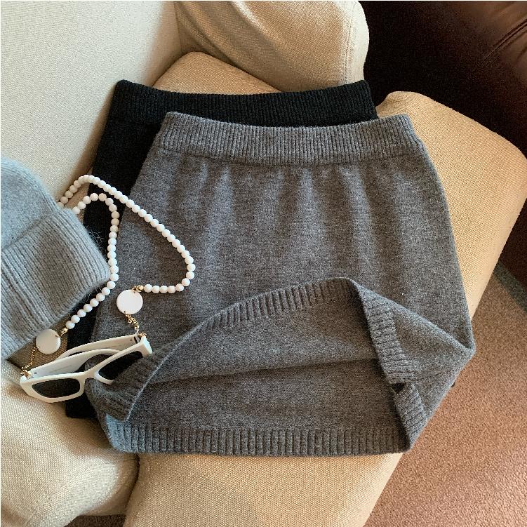 Real shot of autumn and winter retro knitted hip-pack skirt