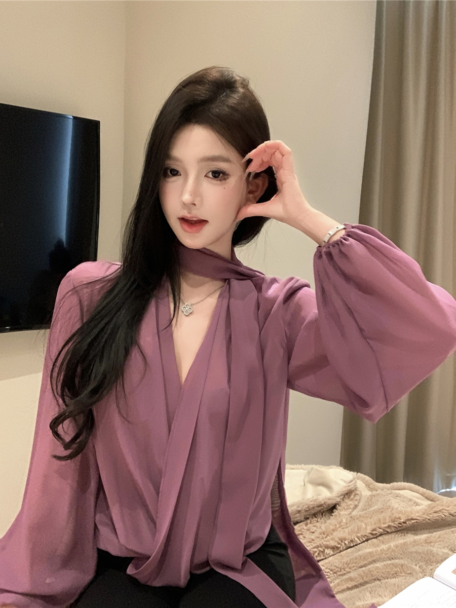 Real shot of retro sexy V-neck temperament streamer lantern sleeve chiffon shirt for women + suspender inner two-piece set
