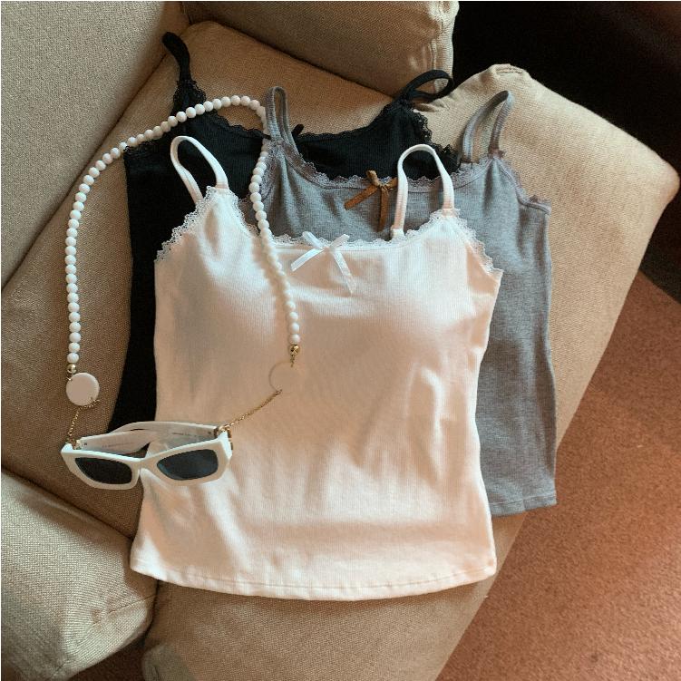Real shot of autumn and winter retro knitted lace suspender