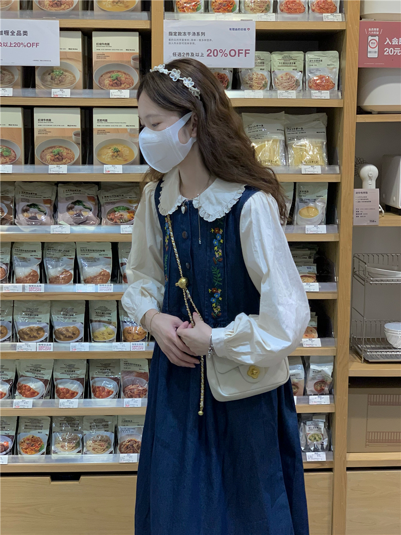 Real shot, fashionable and versatile Hong Kong style retro embroidered denim vest dress