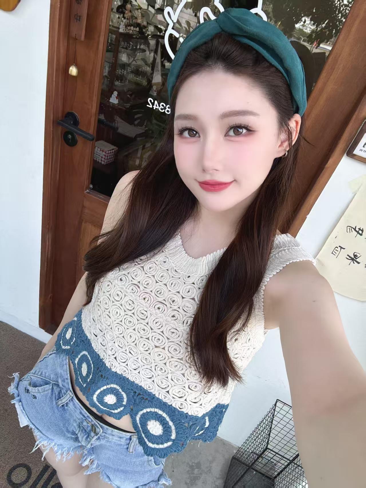 2025 Niche shirt summer short-sleeved women slim Korean gentle French top solid color shirt small shirt travel