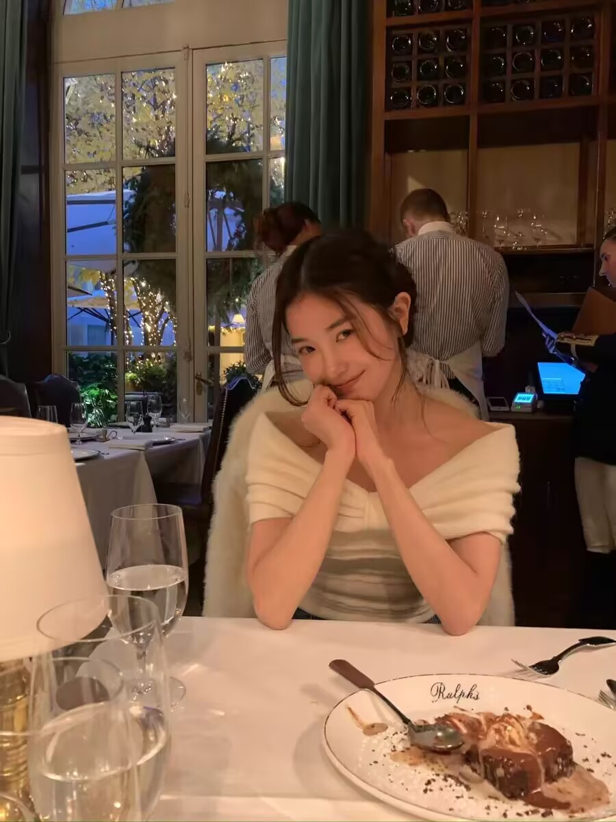 八奶針織毛衣女秋冬辣妹性感露肩蝴蝶結套頭內搭上衣女