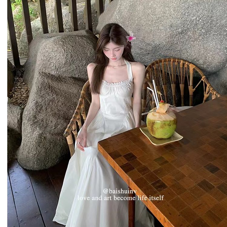 法式溫柔風長裙女夏季收腰顯瘦甜美設計感性感露背掛脖吊帶連衣裙