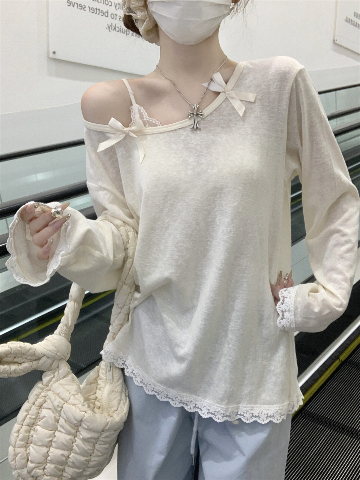 Real shot of 2025 spring and summer Korean version loose and off-shoulder bow Laiser blouse long-sleeved sunscreen T-shirt for women