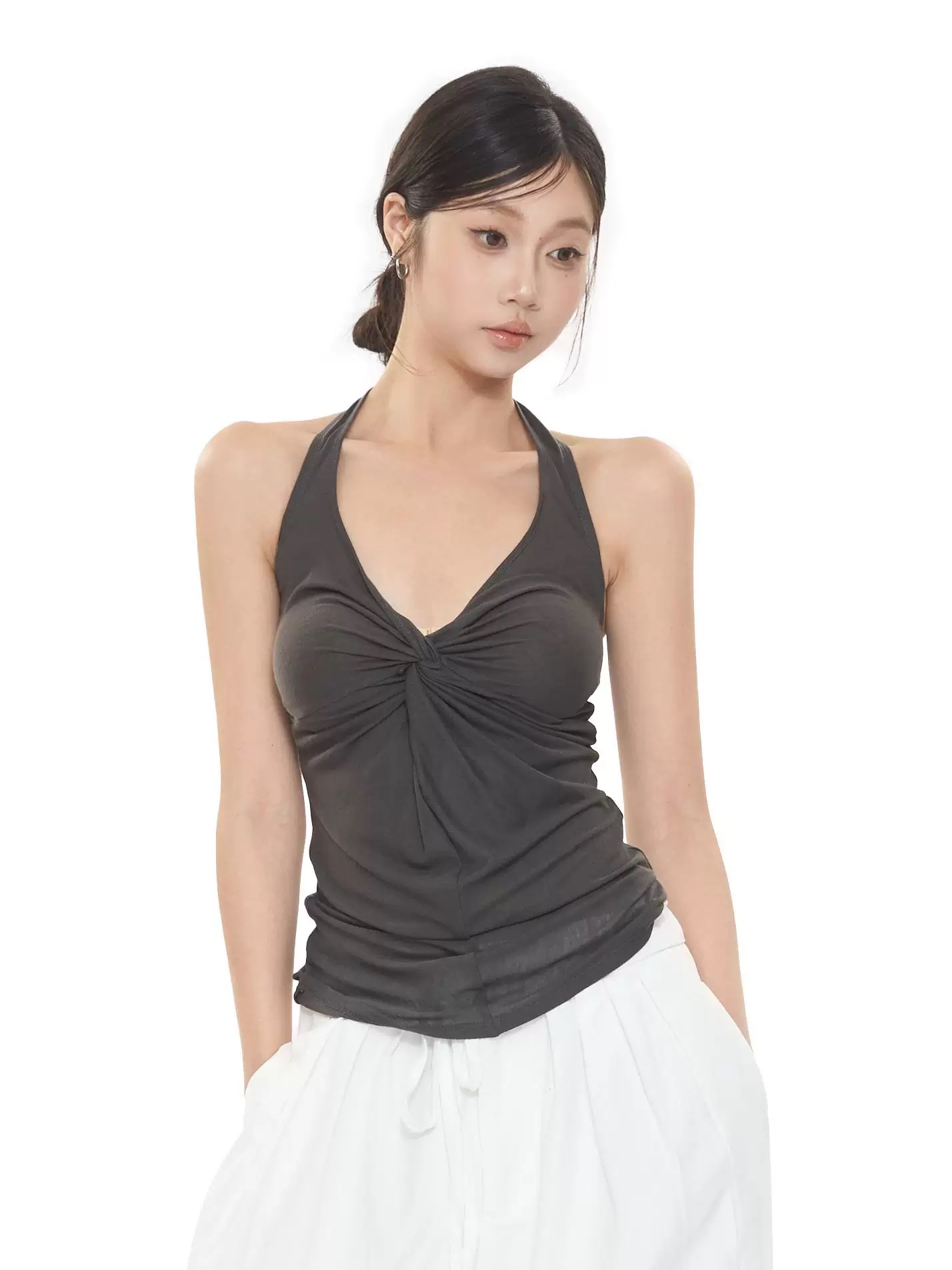 WITHMIN 吊帶背心女設計感小眾修身無袖上衣女夏季性感掛脖女t恤