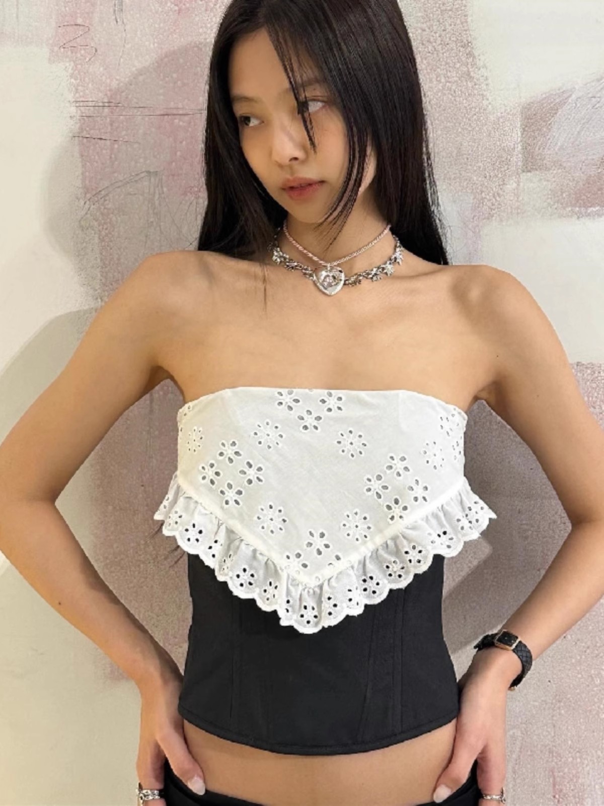 金智妮Jennie同款黑白拼接一字領抹胸背心女春設計感純欲辣妹上衣
