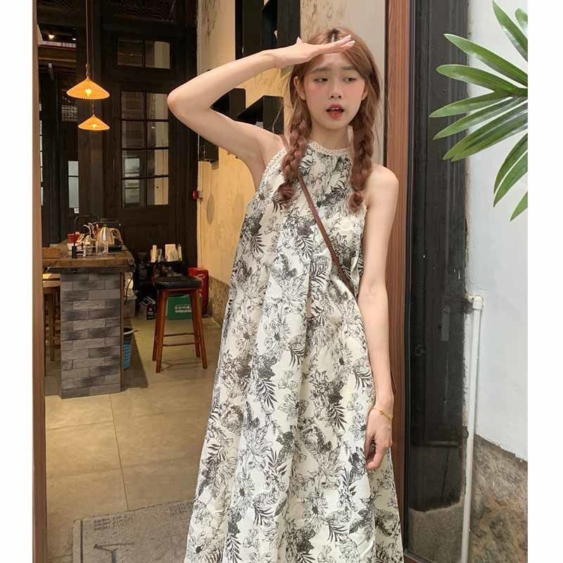 French retro ink painting printed sleeveless halter neck dress for women in summer slim fit and slim temperament age-reducing mid-length skirt