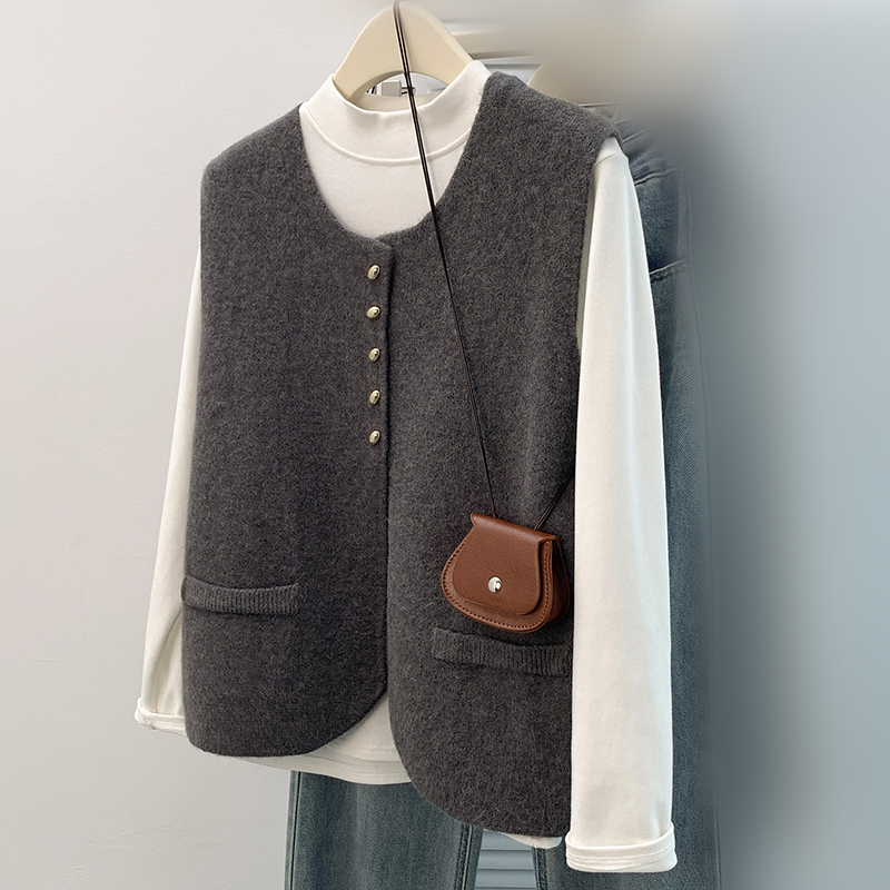Small scent style knitted cardigan vest for women in autumn and winter French temperament vest sweater vest layered woolen sleeveless jacket
