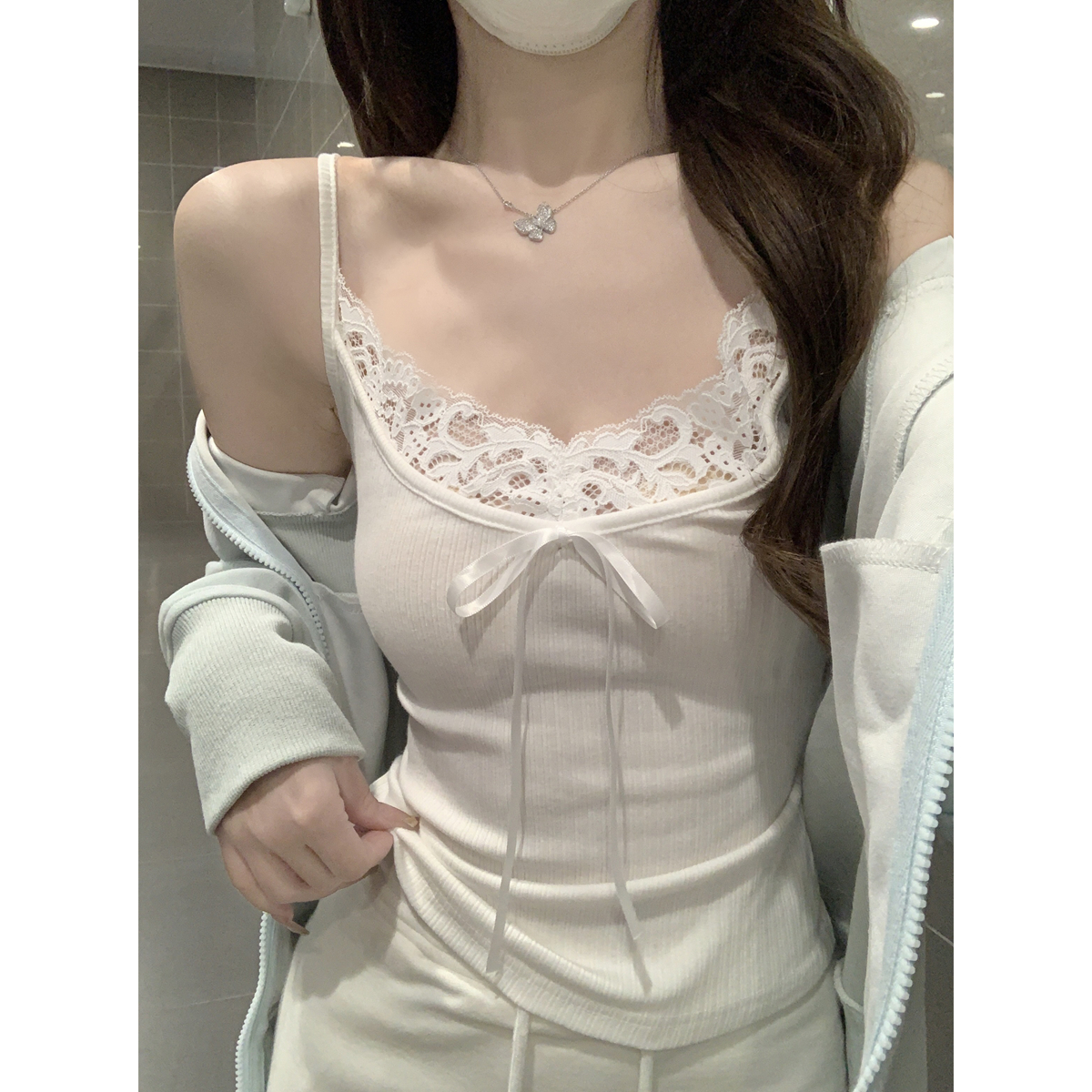 Real shot of spring and summer Korean version of pure and gentle lace splicing lace slim suspender vest T-shirt top