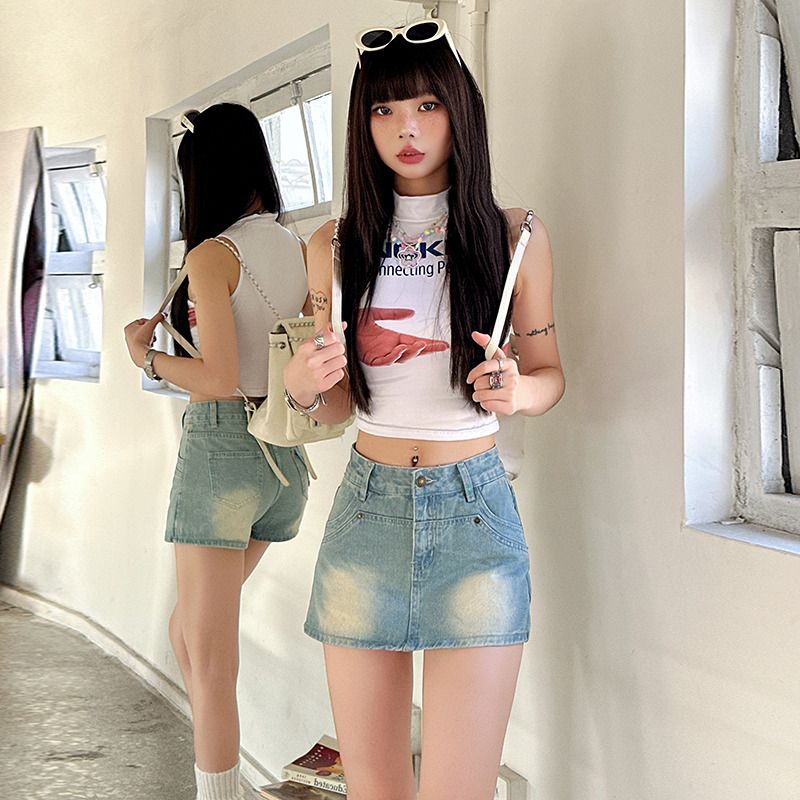 Real shot of 2025 spring and summer fashionable hot girls American denim shorts women's design A-line base-out hot pants skirt
