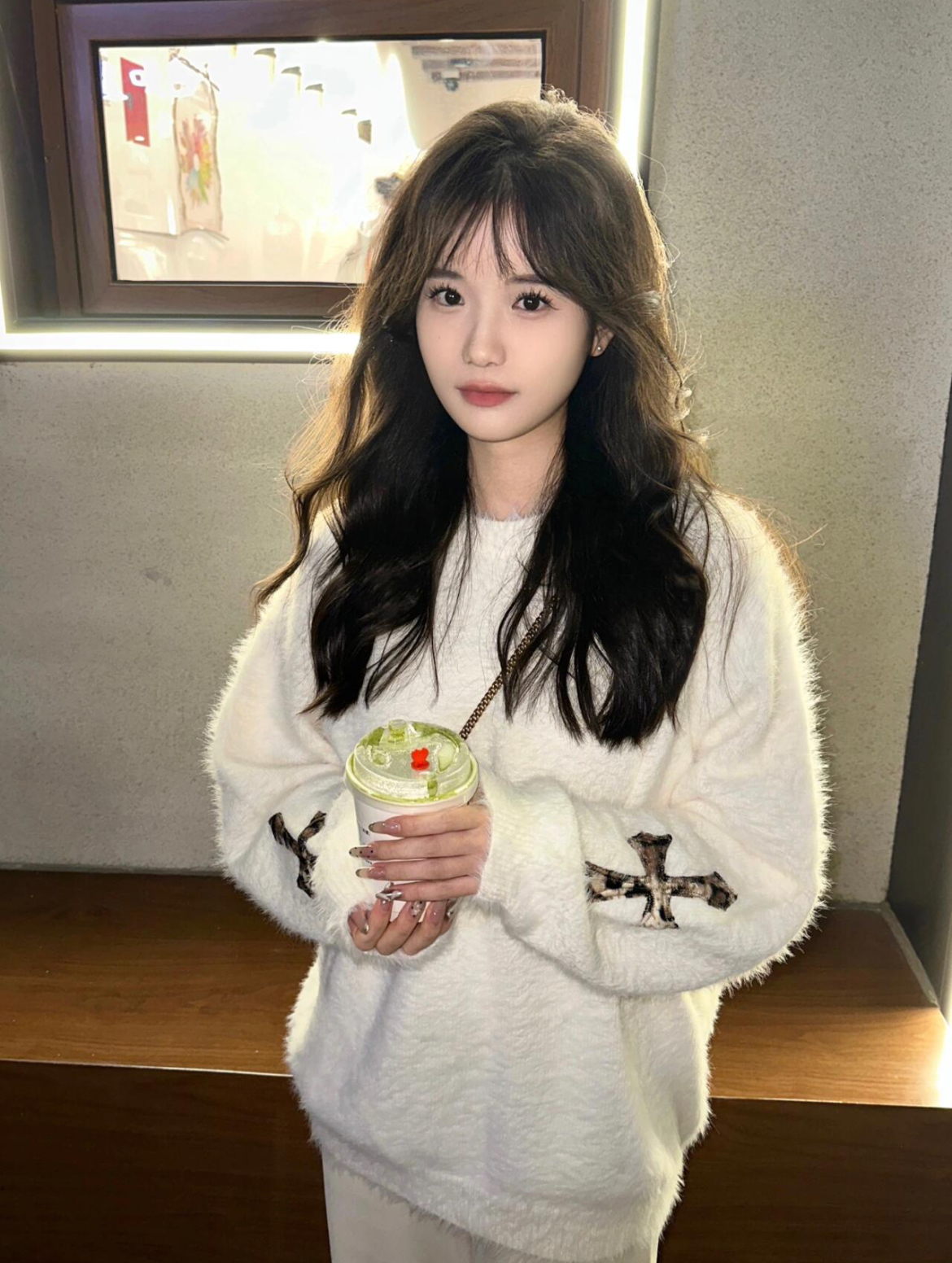 Loose long-sleeved thickened soft white sweater for women in autumn and winter casual round neck mohair sweater top