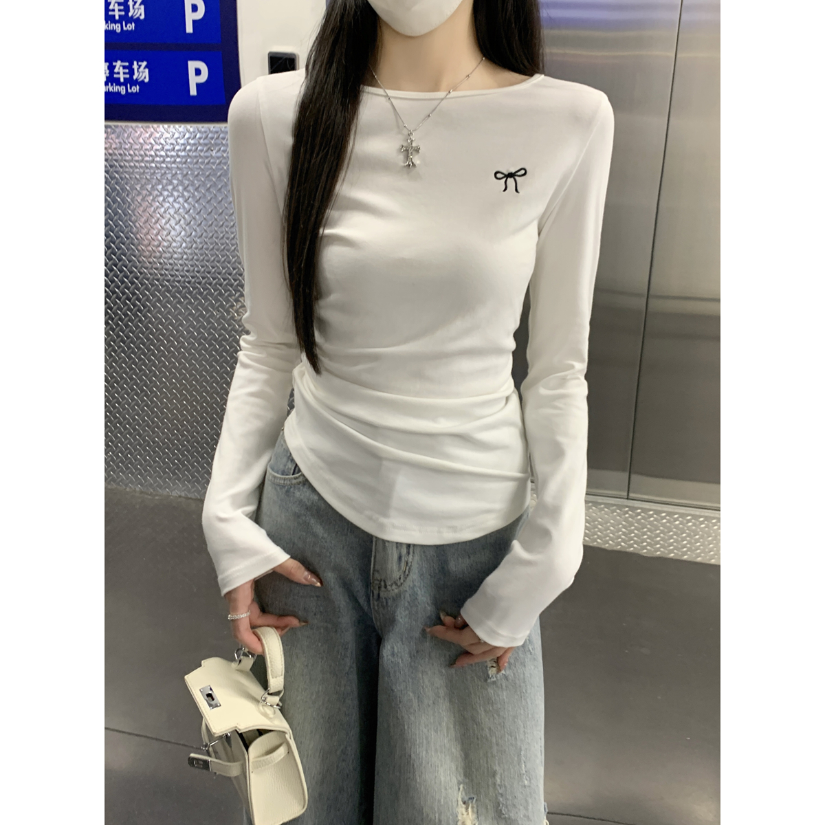 Real shot of early spring Korean version of round neck pleated bow embroidered versatile long-sleeved T-shirt with women's inner top