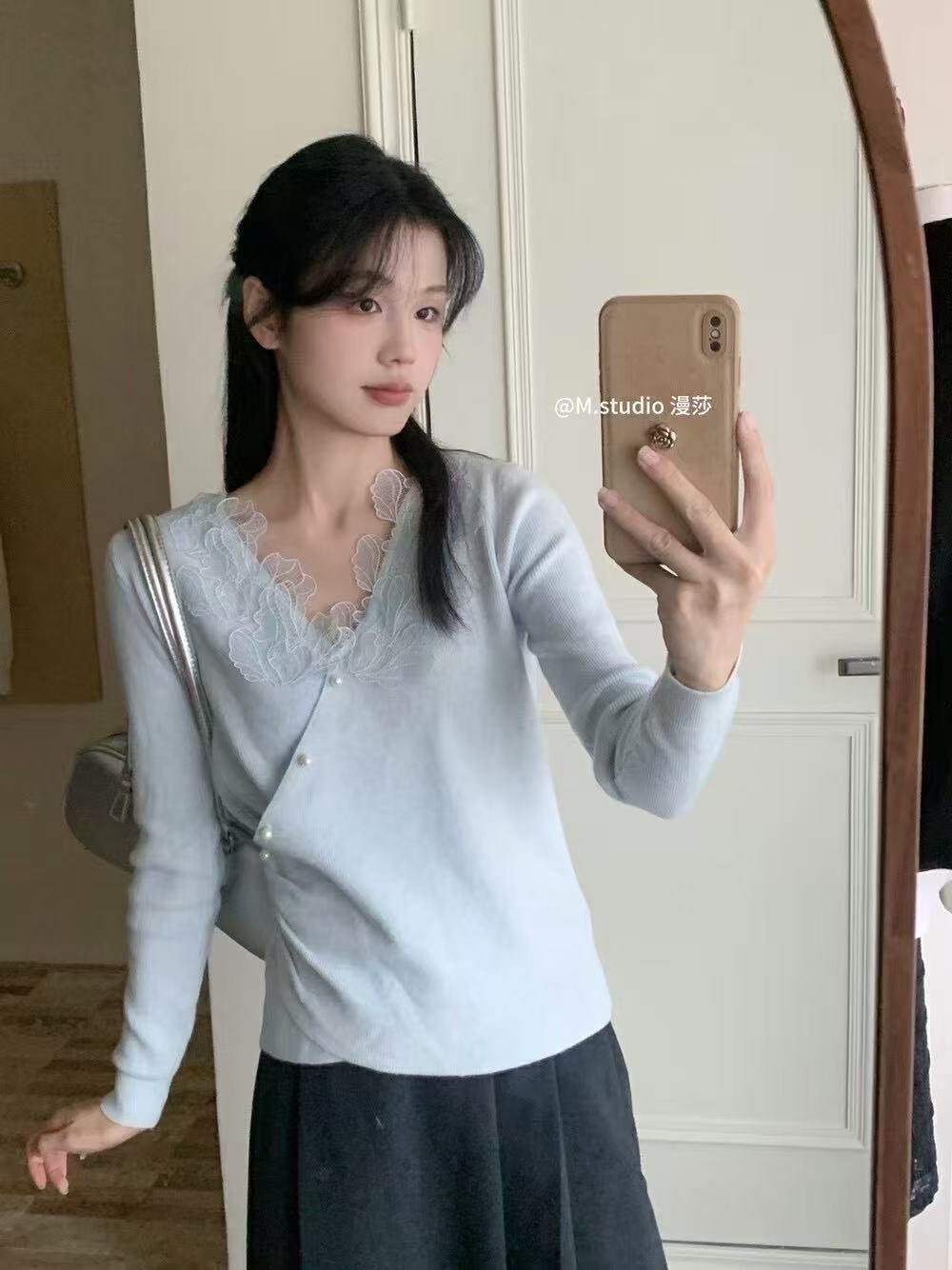純欲風拼接花瓣蕾絲內搭針織打底高級感不規則交叉褶皺收腰上衣