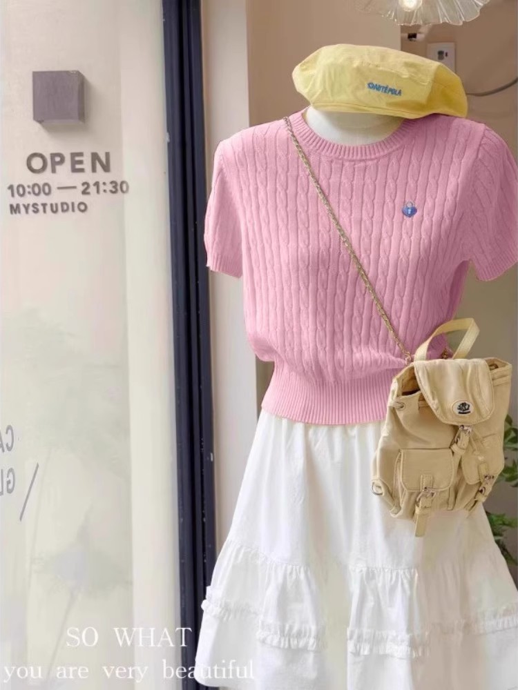Summer wear with a complete set of fashionable age-reducing dopamine miu set milk knitted top skirt two-piece set