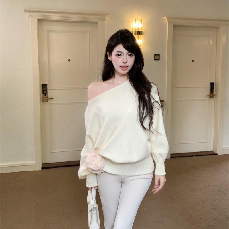 慵懶風粉色一字肩蝙蝠袖毛衣女秋季設計感斜肩針織衫寬鬆露肩上衣