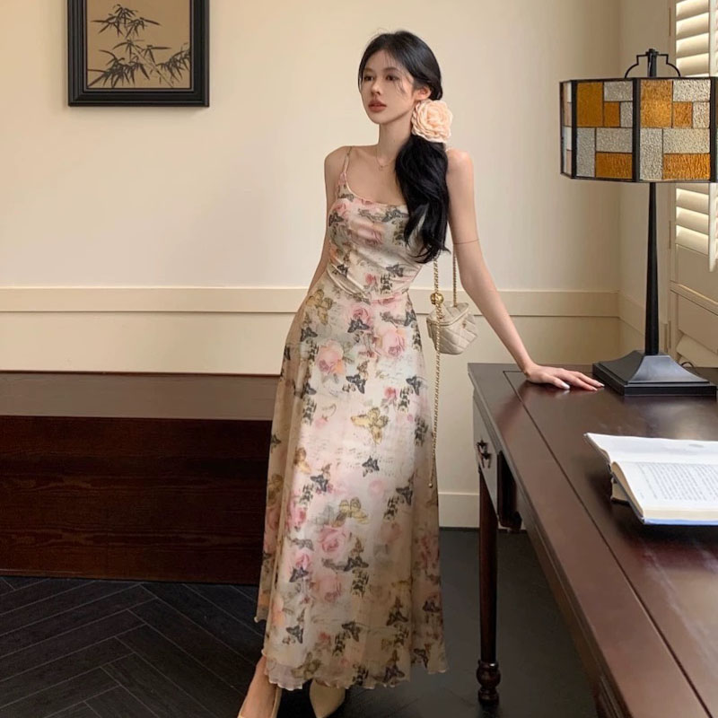 韓版碎花吊帶連衣裙女2025春夏氣質法式小眾設計感顯瘦長裙裙子潮