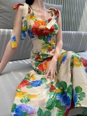 法式氣質修身碎花吊帶連衣裙子女春夏季長裙2025新款度假旅遊穿搭