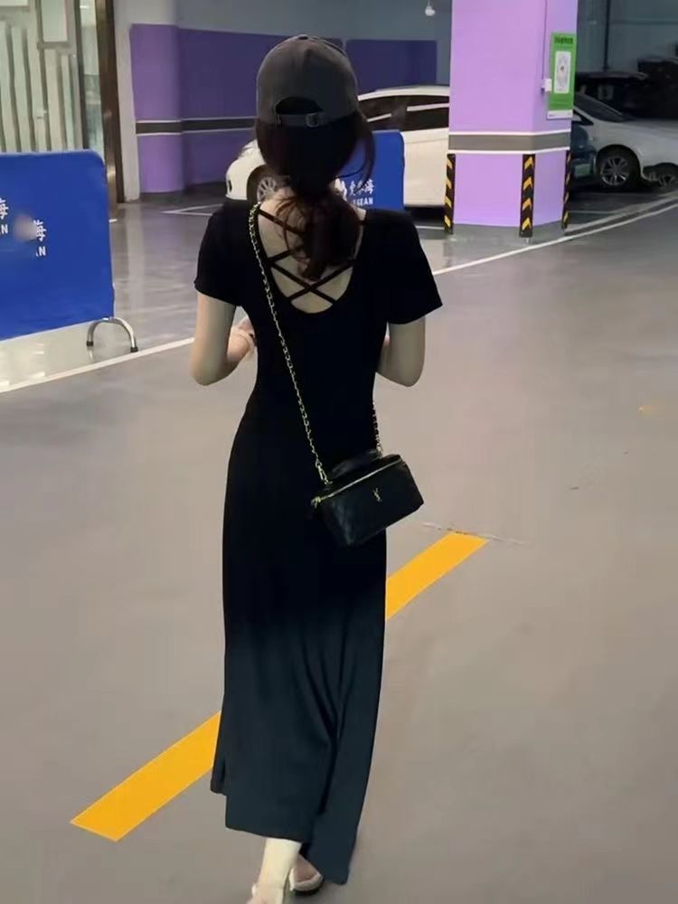 法式復古赫本風黑色露背連衣裙女夏季高級感氣質收腰顯瘦a字長裙