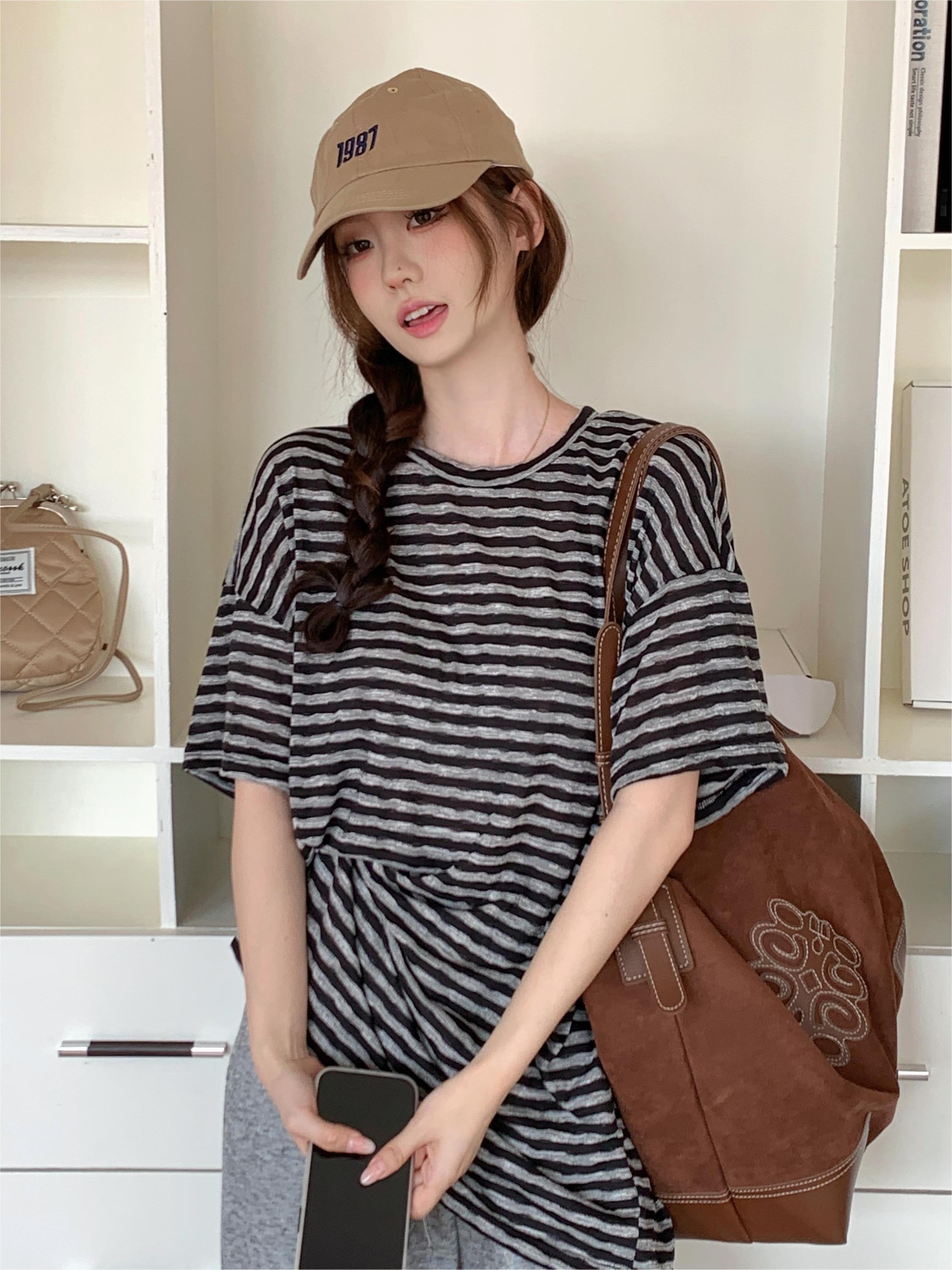 Real photo of bf style striped fat girl mid-length versatile top + short striped top