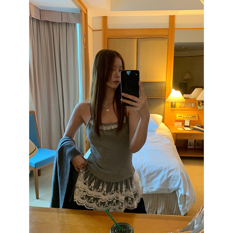 Women's 2025 new style 2025 underwear with autumn and winter sleeveless white lace high-end base top for women