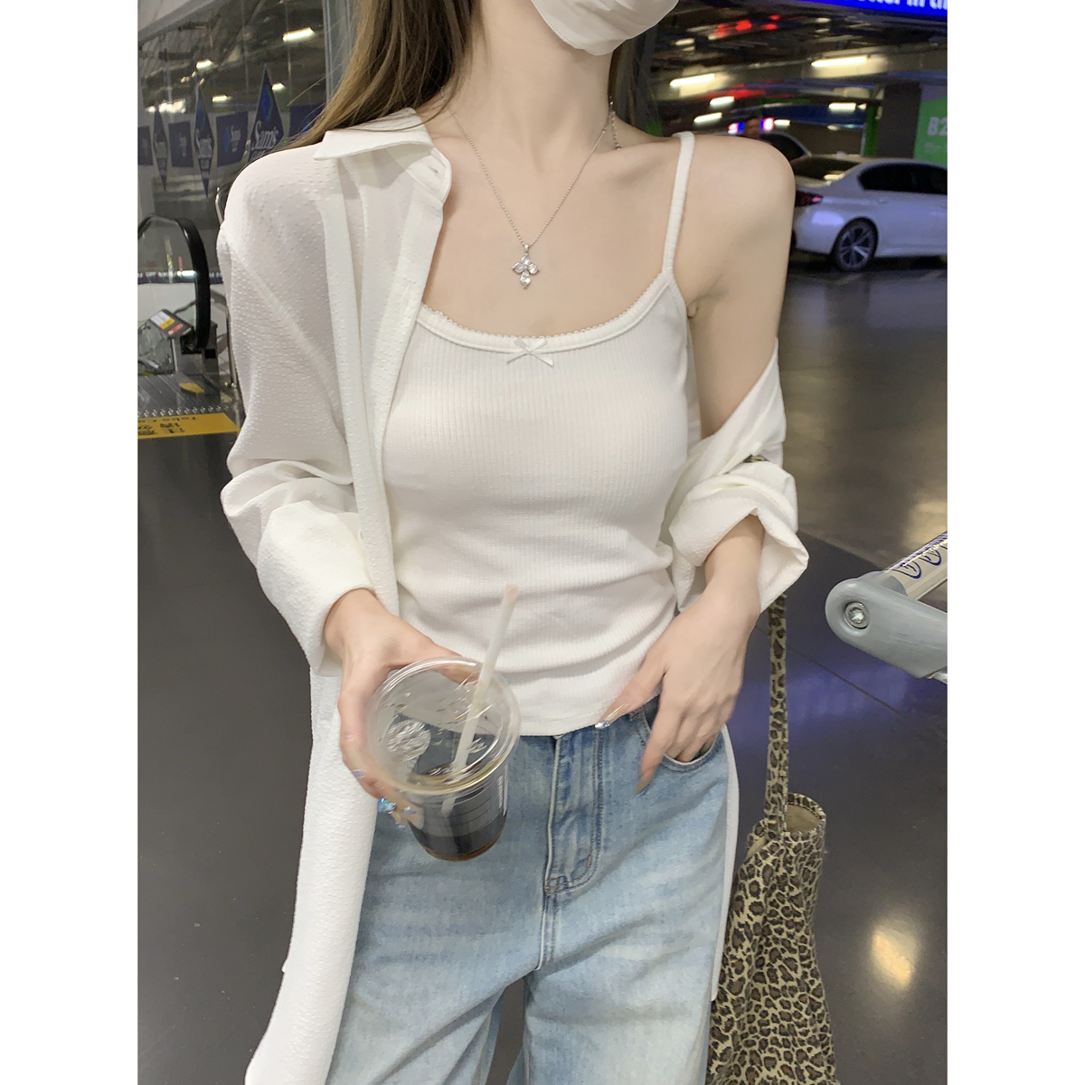 Real shot of spring and summer Korean version pure slim fit simple and versatile bow-fitting suspender vest T-shirt top for women