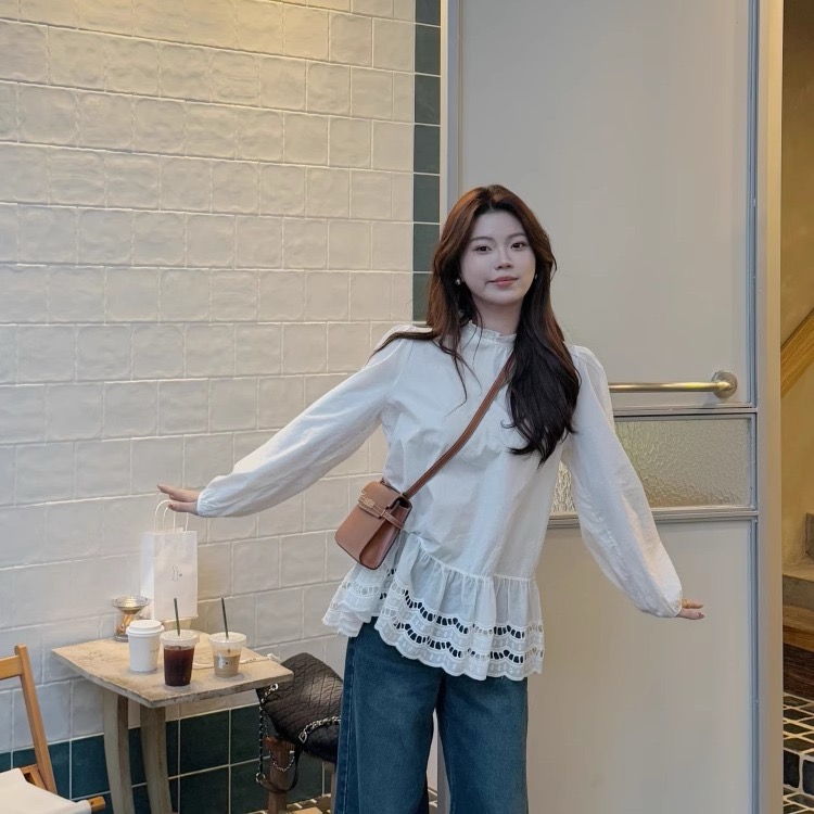 100 cotton Korean gentle hollow lace white shirt women's design feel loose and slim long-sleeved top