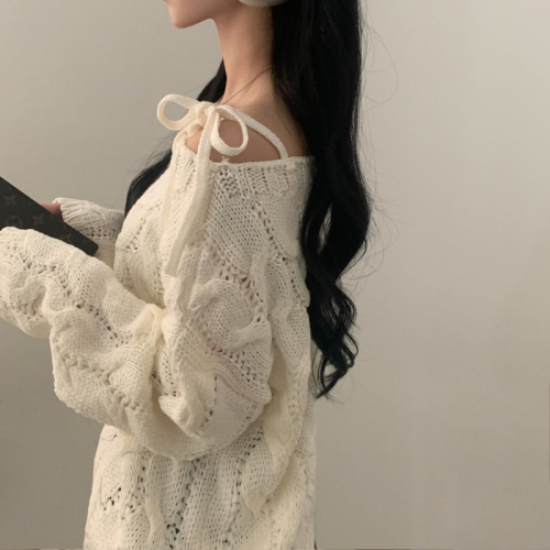 Real shot original Korean version of winter lace-off one-shoulder long-sleeved knitted sweater, twist loose top for women