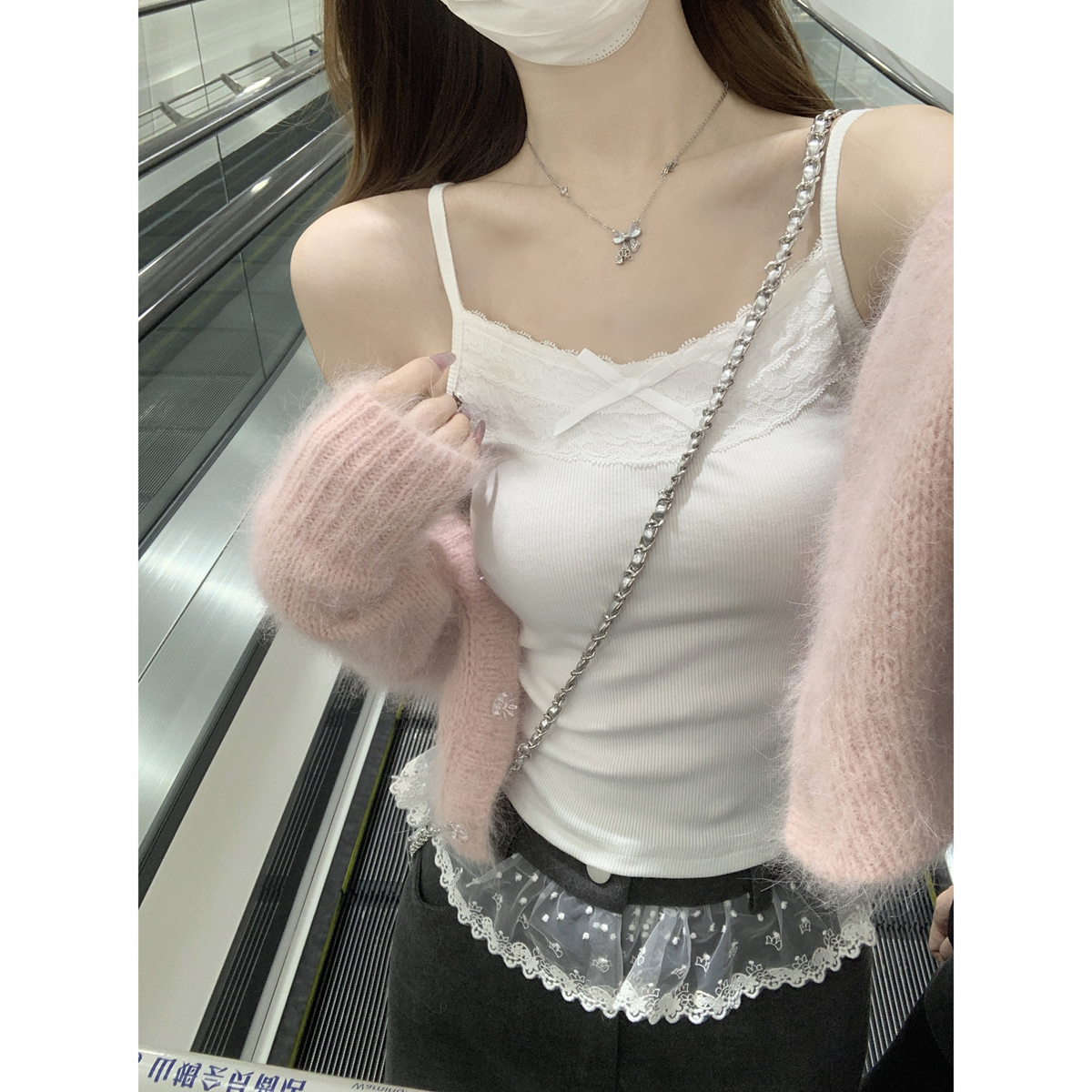 Real shot of 2025 spring and summer Korean version of slim and pure lace inner strap vest versatile T-shirt top
