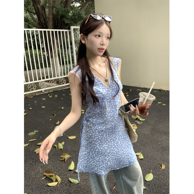 Korean blue fresh floral v-neck dress for women in summer slim vacation style sleeveless waist short skirt