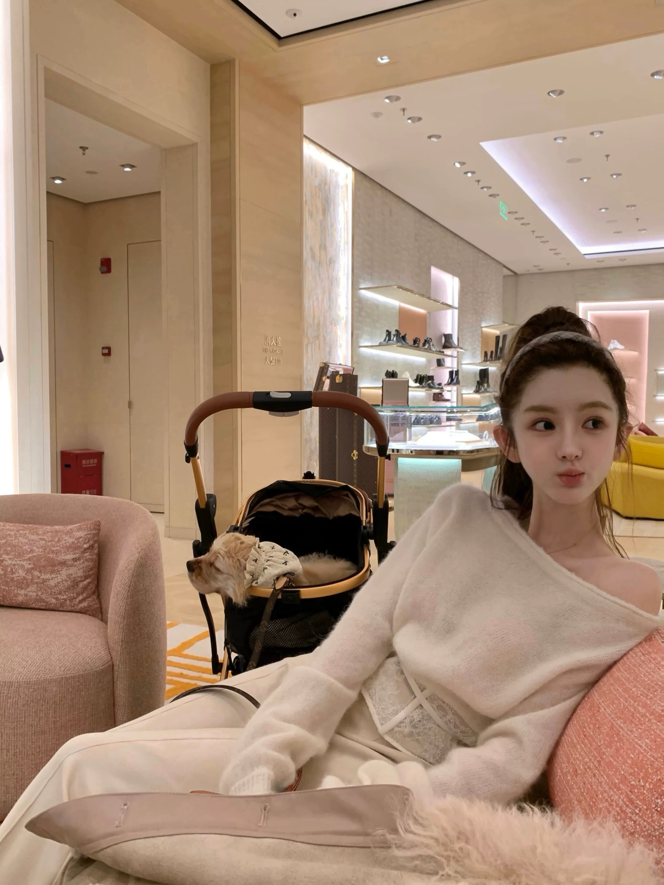 DoggyQin 超超超超顯瘦魚骨羊駝毛衣女軟糯慵懶感收腰針織衫上衣