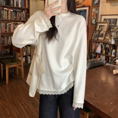 Real shot of spring Korean version of round neck loose lace edge splicing versatile long-sleeved T-shirt top for women